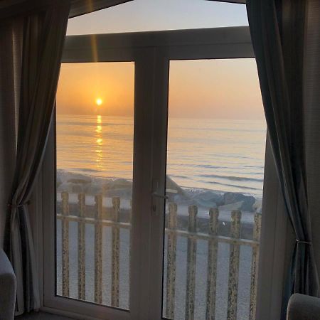 Caravan Hire Golden Sands Sea Front Kinmel Bay Esterno foto
