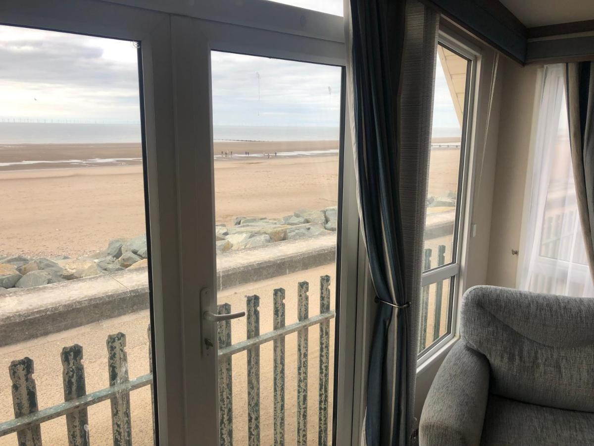 Caravan Hire Golden Sands Sea Front Kinmel Bay Esterno foto