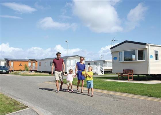 Caravan Hire Golden Sands Sea Front Kinmel Bay Esterno foto