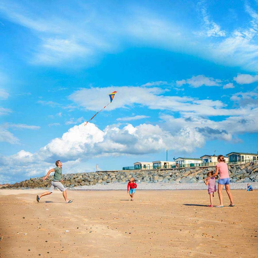 Caravan Hire Golden Sands Sea Front Kinmel Bay Esterno foto