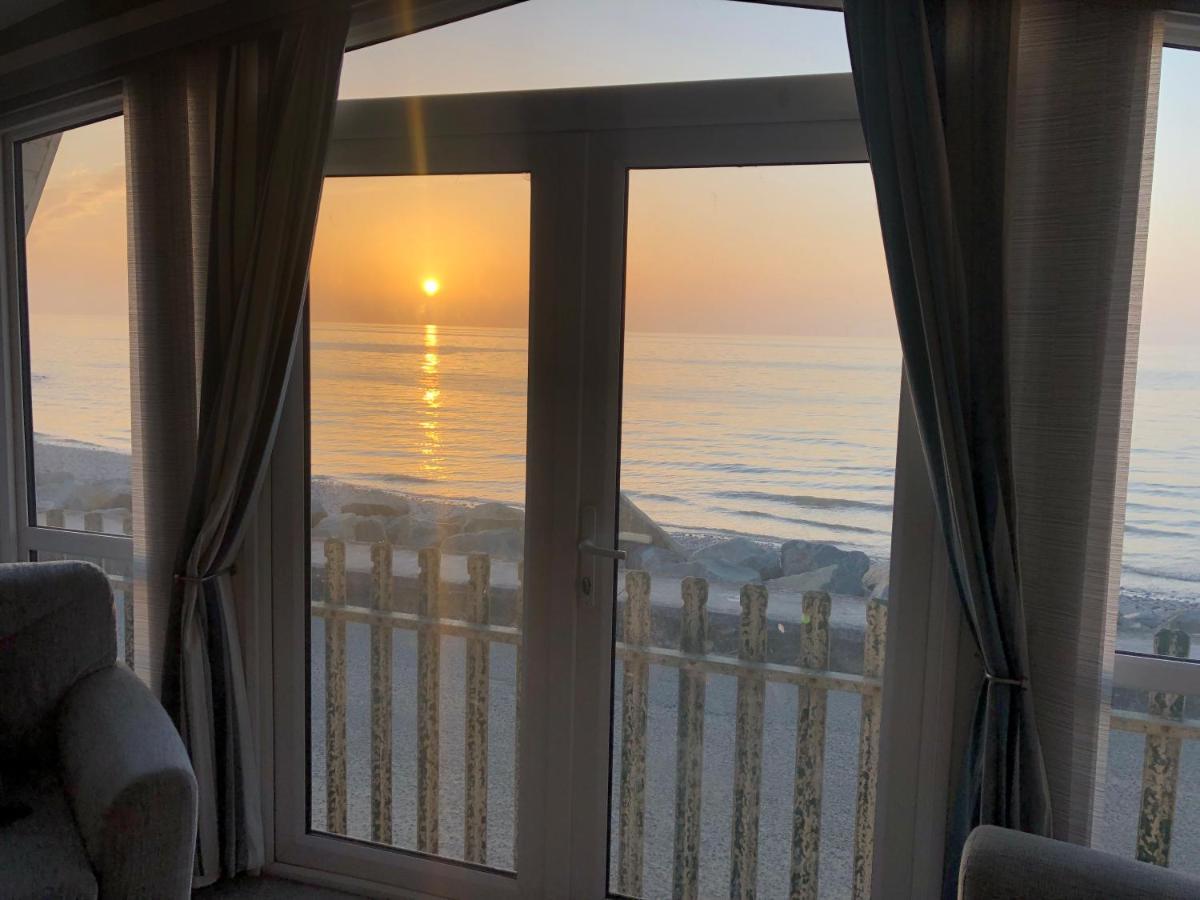 Caravan Hire Golden Sands Sea Front Kinmel Bay Esterno foto