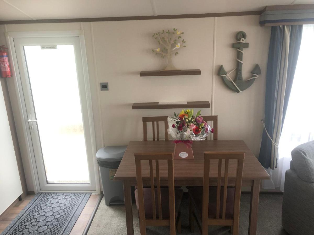 Caravan Hire Golden Sands Sea Front Kinmel Bay Esterno foto