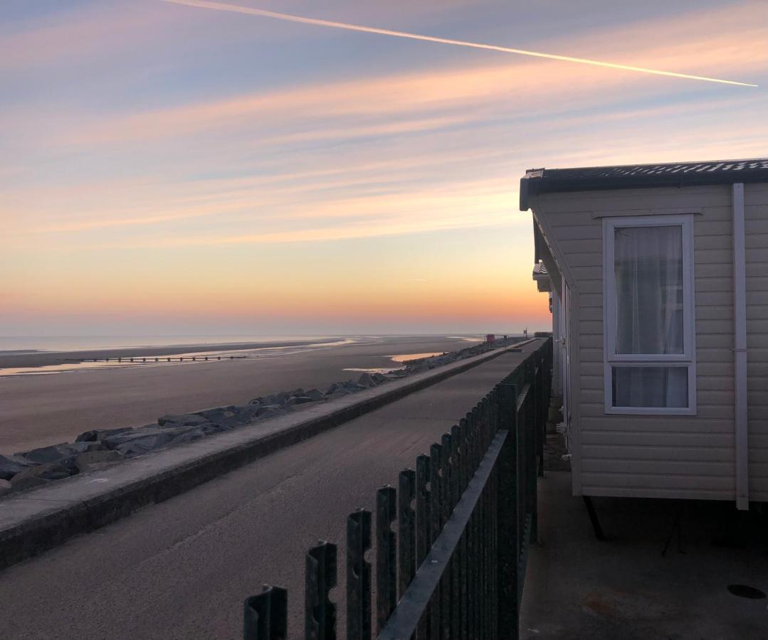 Caravan Hire Golden Sands Sea Front Kinmel Bay Esterno foto